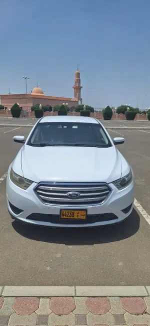 Ford Taurus Sedan