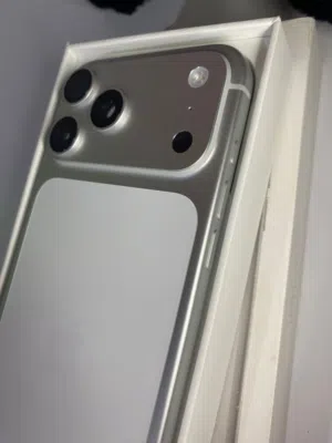 للبيع iPhone 17 Pro Max