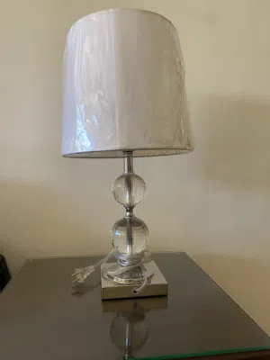 2 Brand new elegant table lamps عدد 2 مصابيح طاولة أنيقة جديدة تمامًا X2