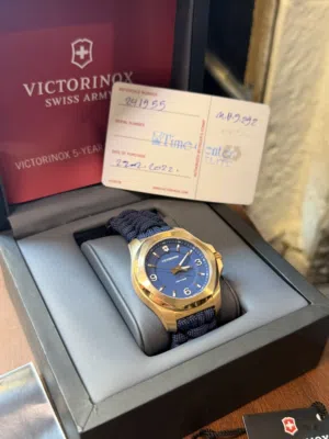 ساعة VICTORINOX الاصلية جديدة