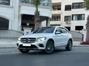 MERCEDES GLC  350E MODEL 2017 108000 KM وارد الشركه وصيانة الوكالة       وفحص كامل kit AMG