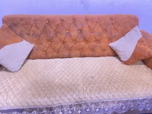 تخم قنفات لون مشمشي عشر مقاعد