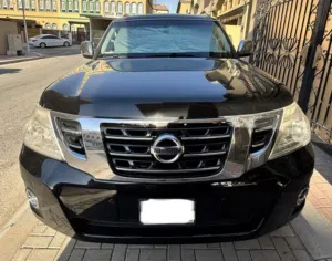 Excellent Nissan Patrol SE 2013  Family Used  Direct Owner  Buy and Drive