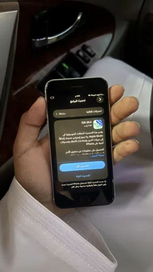 Apple iPhone SE 2 64 GB in Al Dakhiliya