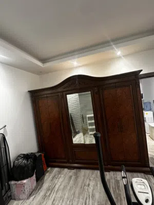 تعال تعال يبلاش :خزانه ملابس كبيره 6أبواب حاله ممتازه جدا سبب البيع خزانه جديده