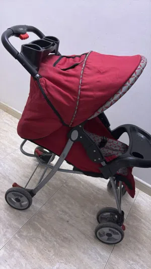 عربة اطفال بحاله جيده جدا للبيع
