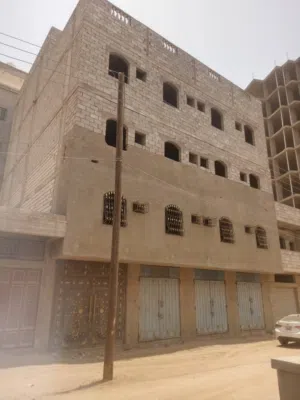 عماره سكني تجاري للبيع في عدن المنصوره العروي الخمسين