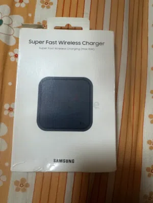 SAMSUNG 15W Wireless Charger Single, Cordless Super Fast Charging Pad for Galaxy Phones and Devices,