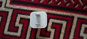 عظمة شاحن ايفون اصلي