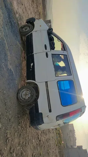 باص زلومه ديزل اجره تماتيك نضيف عرطه السعر 4000سعودي البيع للحاجه
