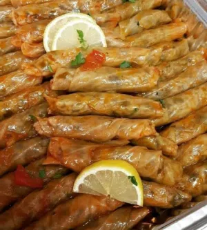 "مطلوب شريك وممول لمشروع مطبخ محاشي وصواني (فرصة استثمارية مربحة)"