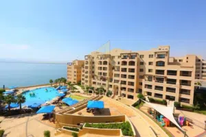 شقة فاخرة ومميزة أرضية 157م في أجمل مناطق البحر الميت وبسعر مميز / ref 1217