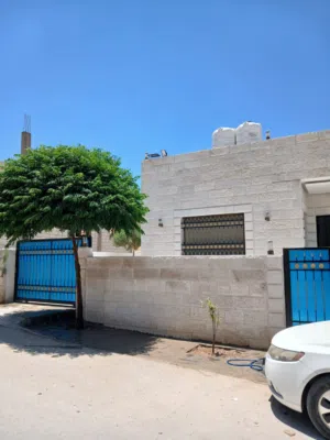 150 m2 4 Bedrooms Townhouse for Sale in Zarqa Other