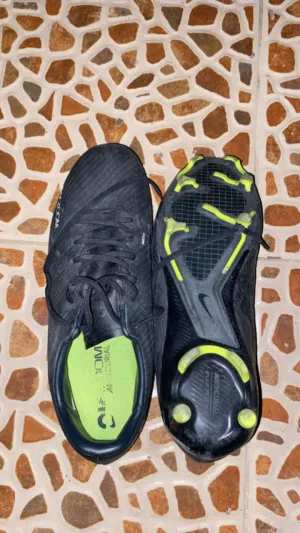 جوتي كرة قدم