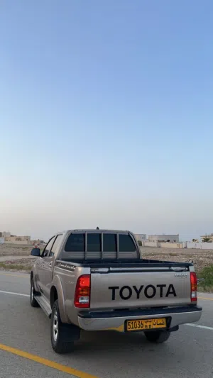 تويوتا هايلوكس نظيف