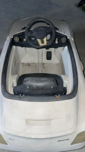 سيارة أطفال كهربائية