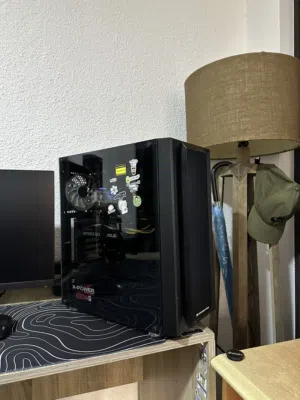 PC للبيع بسعر ممتاز