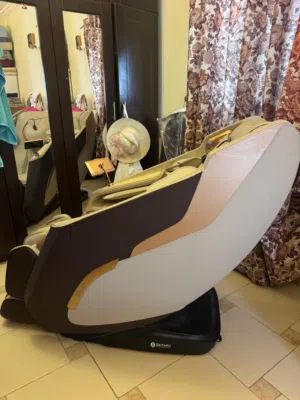 used full-body electric massage chair UNDER MANUFACTURER WARRANTY FOR 3 years INVOI