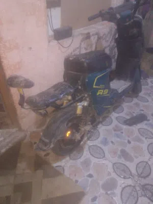 الدراجه بدون بطاريات مكاني المعقل