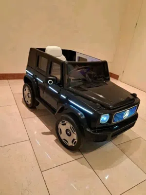 جيب مرسيدس G-Wagon للأطفال – لون أسود ملوكي فاخر