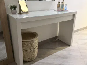 ميز تواليت ماركة ايكيا