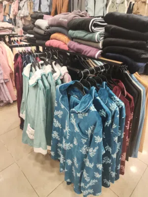 ستاندات البسه عدد 5 بحاله الجديد