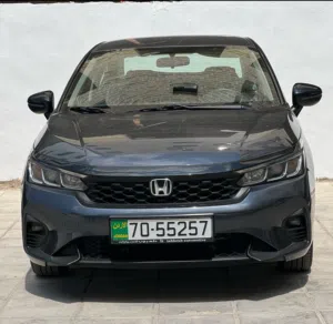 Sedan Honda in Amman