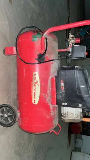 كمبرسر هواء للبيع بحاله ممتازه كمبرسر عملي وقوي ممتاز جاهز الاستخدام مباشرة ولا يحتاج اي مصاريف