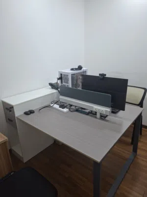 طاولة كمبيوتر للبيع