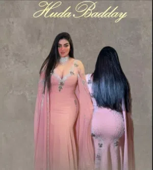 فستان سهرة فاخر للمصممة "هدى بداي" للبيع