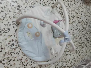 فرشة ألعاب أطفال مع ألعاب معلقة (Gym Play Mat