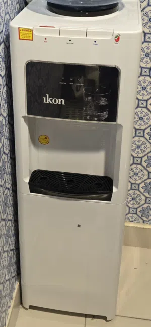 موزع مياه أيكون قائم بذاته - ساخن وبارد، بحالة جيدةIkon freestanding water dispenser - hot and cold,