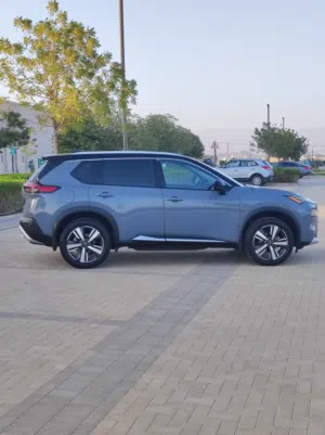 نيسان روج SL مديل 2023 فول موصفات لوصف NISSAN ROGUE (SL AWD)  الموديل : 2023  الممشى : 101ميل  اللون