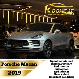 Porsche *Macan*