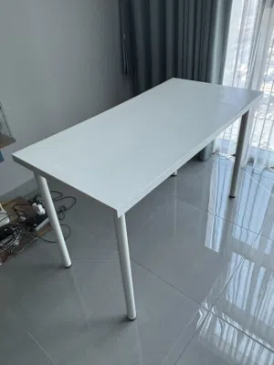 مكتب ايكيا مقاس 120 × 60 سم بحالة ممتازة جدًا. IKEA Desk 120x60 cm for Sale