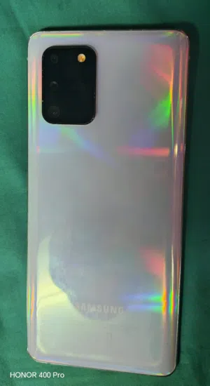 Used Samsung Galaxy S10 Lite in Excellent Condition with Charger – White, 1-2 Years Old