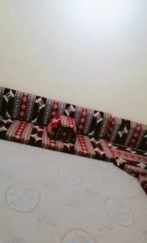 جلسة أرضية سدو شبه جديدة بجدة - حي الروابي