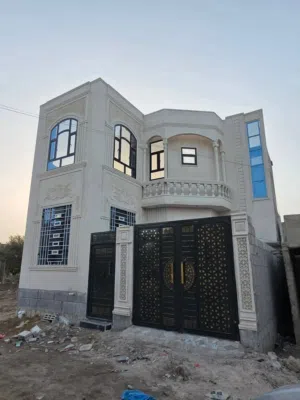 120 m2 More than 6 bedrooms Townhouse for Sale in Sana'a Other