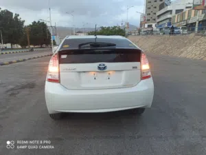بريوس هايبرد. مواصفات اوربي البودي وكالة كامل مكينة مختم اسبيت مختم مكيف بارد الممشى 110الف السعر