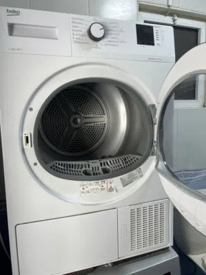 مجفف beko 7 كيلو   استعمال نضيف استخدام شخصين وموديلها جديد تم شراءها ب 400 دينار سعرها 200 دينار