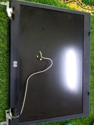 قارئ DVD وشاحن ورام وواي فاي وكيبورد وشاشة وسرعة لاب توب للبيع او البدل
