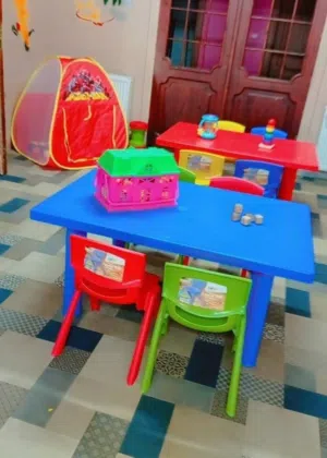 طاولات وكراسي رياض اطفال وايت بورد خزاين عيون لوحة اعلانات متوفر خدمة التوصيل لجميع المحافظات