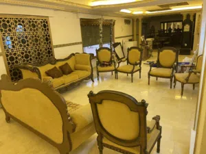 اثاث ونثريات للبيع