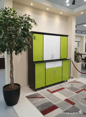 مطابخ اقتصادية وعملية جاهزة للتسليم الفوري مصممة خصيصاً لتناسب الميزانيات المحدودة والمظهر الأنيق