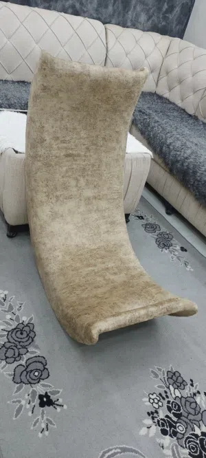 كرسي هزاز تفصيل جديد للبيع  تصميم عصري غير تقليدي