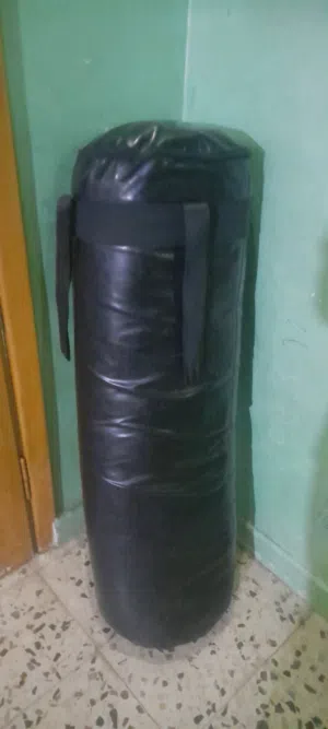 كيس ملاكمه مستعمل بحاله الوكاله