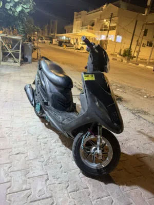ماكس عدله دراجه جديده ونضيفه ومكينه وشاصي ومختومه كله ختم واحد يعني تأخذه وتروح لا تتعب ولاشي بس