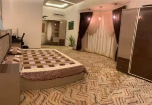 غرفة نوم نظيفه تفصال