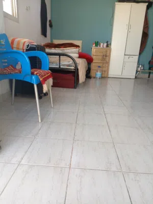 مكان شاغر  بغرفه بحي المصيف