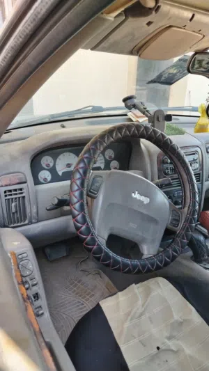 جيب شيروكي 2002 أقر الوصف